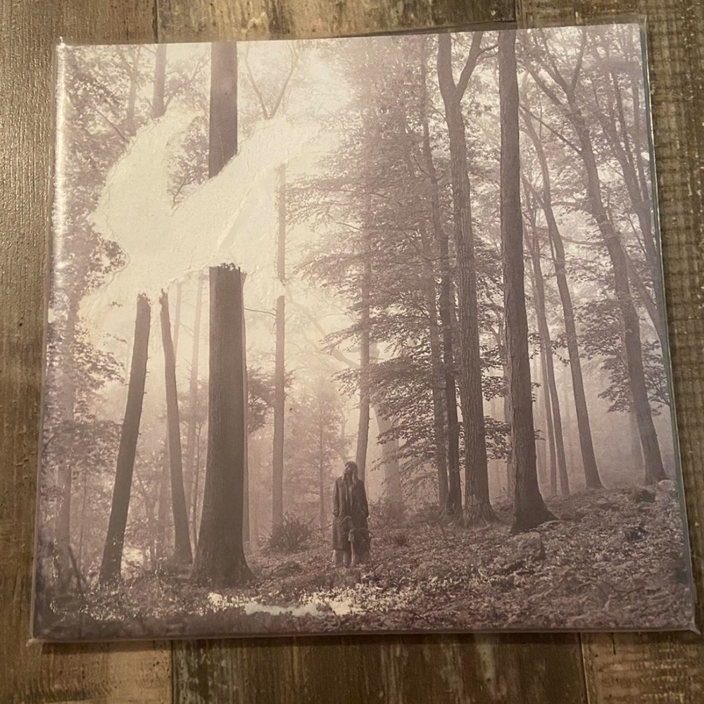 bundle of folklore and fearless TV vinyl by taylor swift - Picture 6 of 8
